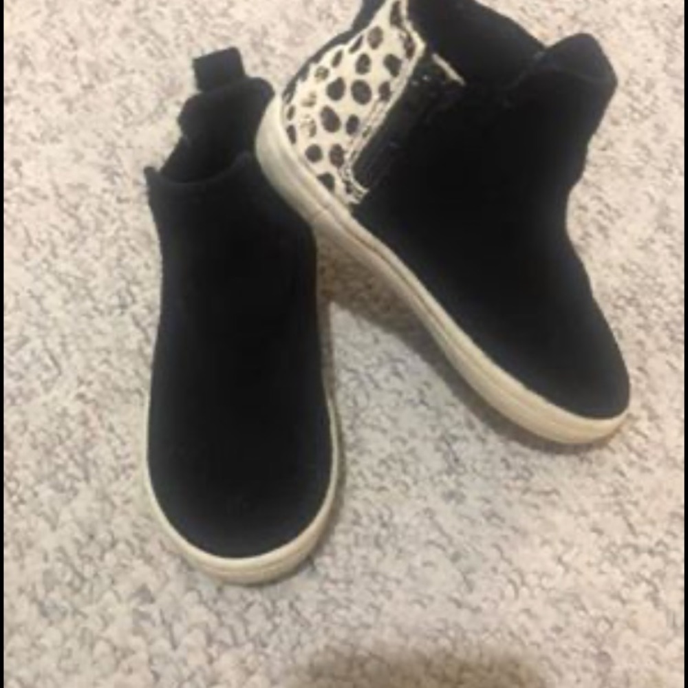 Toddler girl shoes - Size 6